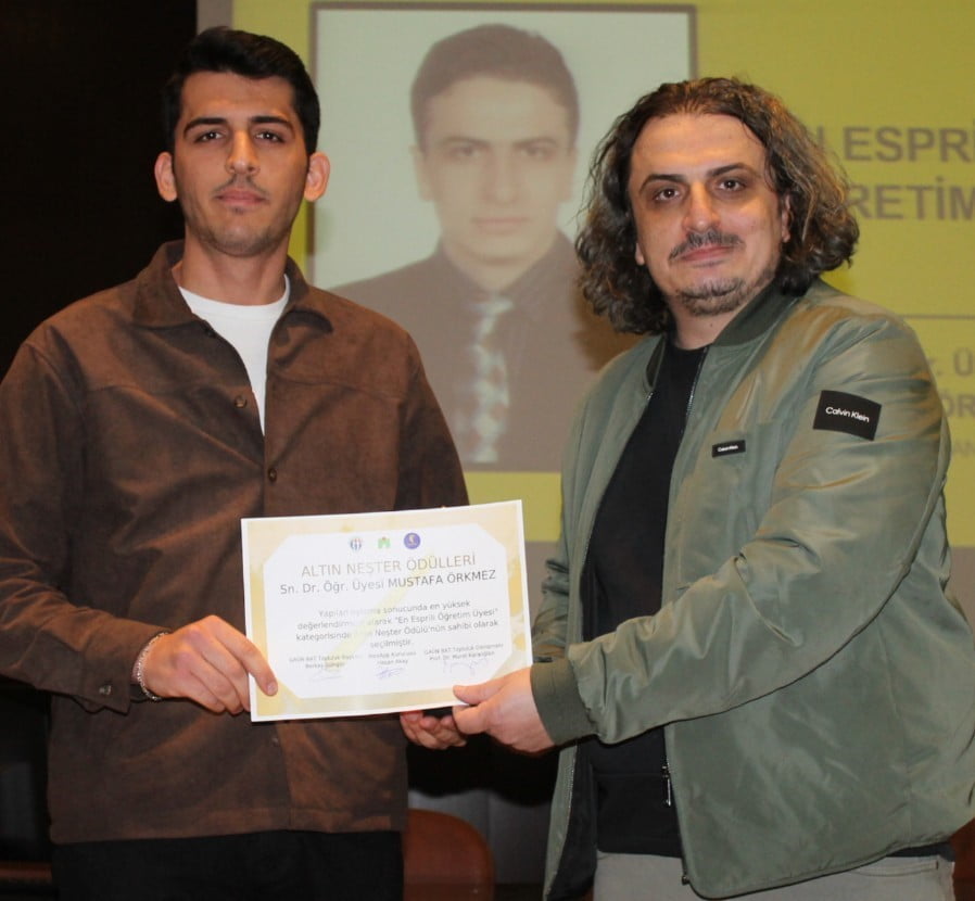 GAZİANTEP ÜNİVERSİTESİ (GAÜN) TIP FAKÜLTESİ ÖĞRENCİLERİNİN OYLARIYLA BELİRLENEN "ALTIN NEŞTER...