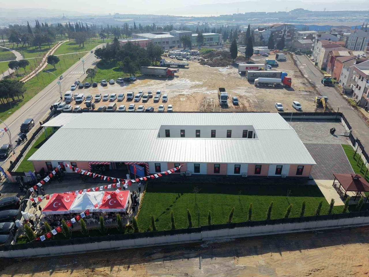 GEBZE BELEDİYESİ TARAFINDAN 30 MİLYON LİRA YATIRIMLA İNŞA EDİLEREK MİLLİ EĞİTİM BAKANLIĞINA TESLİM...