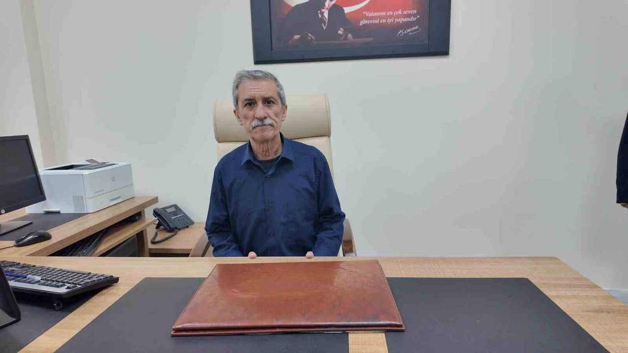 GEDİZ’DE 26 YILDIR NÜFUS MÜDÜRLÜĞÜ YAPAN NACİ ÖZDEMİR EMEKLİ OLDU