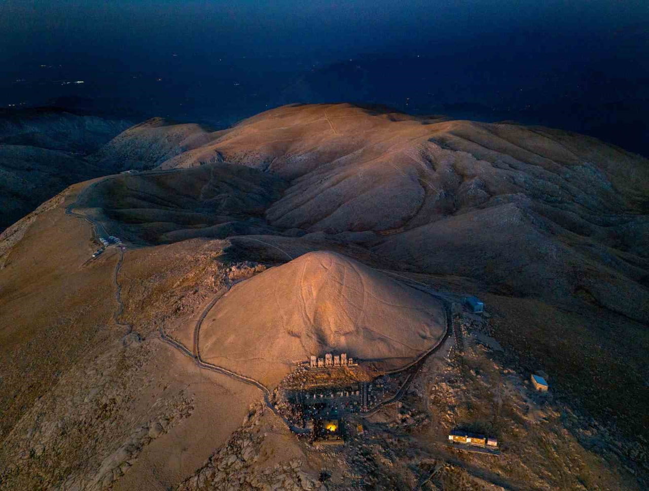 ‘GELECEĞE MİRAS' KATEGORİSİNDE BİRİNCİLİĞE, NEMRUT MİLLİ PARKI'NIN GÜN DOĞUMU FOTOĞRAFIYLA HAKKI...