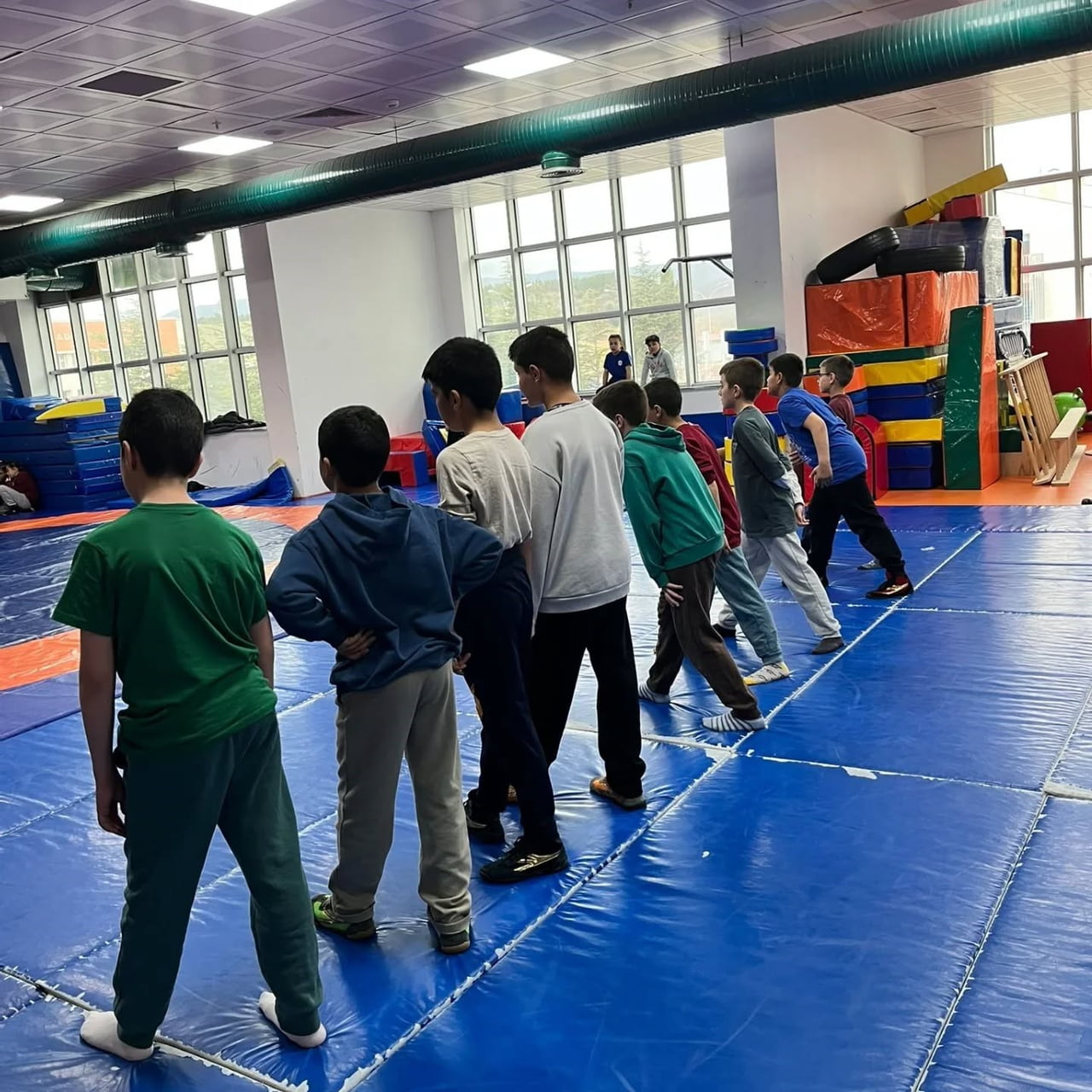 GELECEĞİN PEHLİVANLARI GÜREŞ KURSUYLA YETİŞİYOR