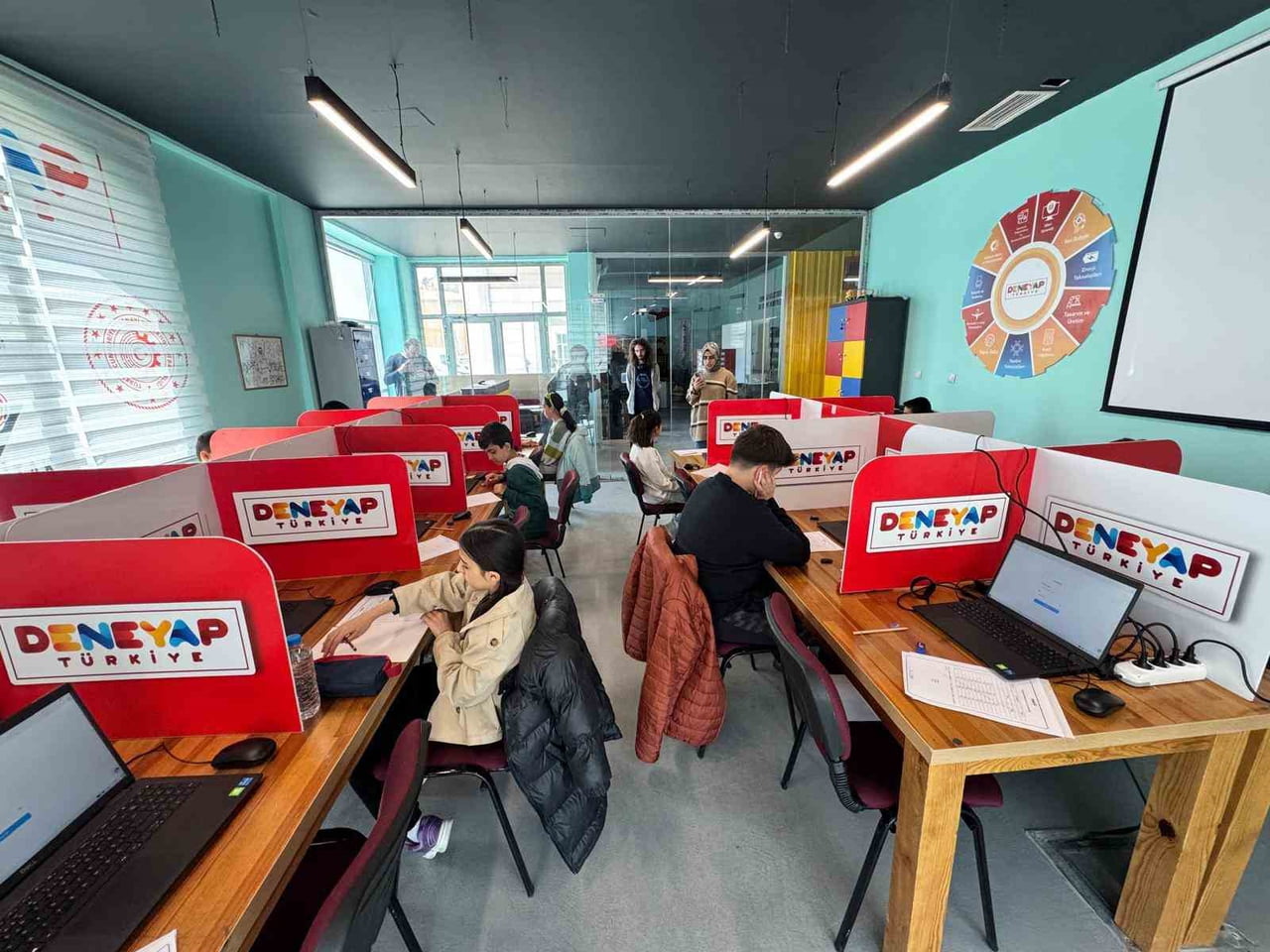 GENÇLİK VE SPOR BAKANLIĞI, SANAYİ VE TEKNOLOJİ BAKANLIĞI, TÜBİTAK İLE TÜRKİYE TEKNOLOJİ TAKIMI...