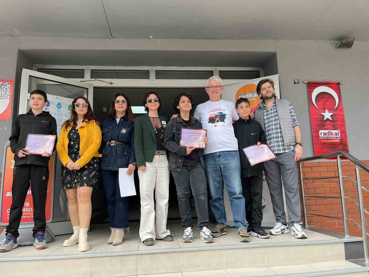 GERÇEK UZAY HABERLEŞMESİ DENEYİMİ YAŞAYAN ÖĞRENCİLER, BAŞARILI SİNYAL TESPİTİYLE ULUSLARARASI...