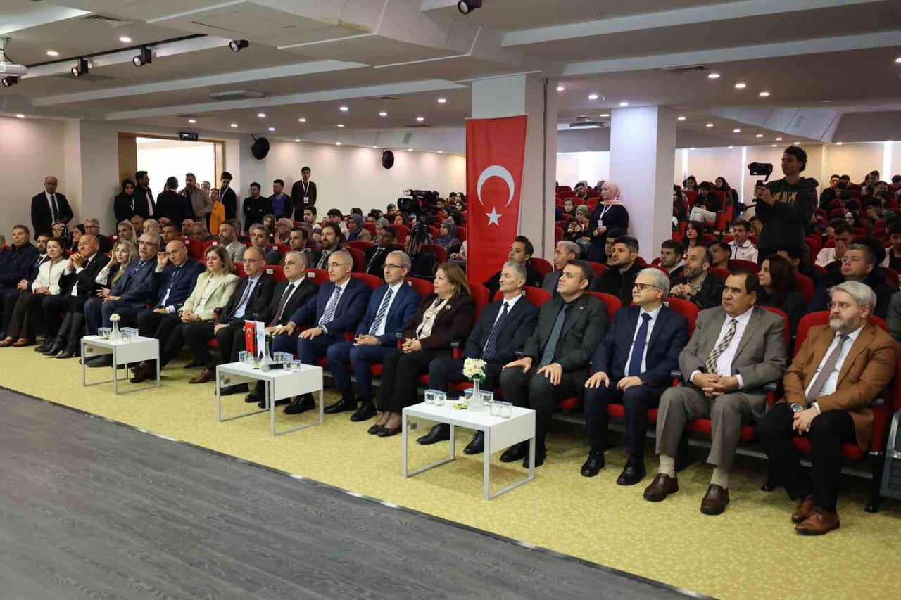 GİBTÜ’DE "MEHMET AKİF VE ÇANAKKALE RUHU" KONFERANSI GERÇEKLEŞTİRİLDİ
