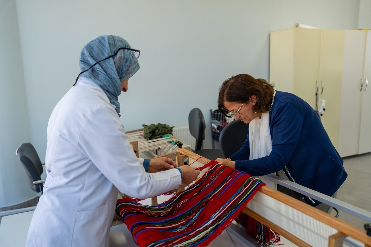 GÖLBAŞI BELEDİYESİ PAYLAŞIM NOKTASINA GELEN ATIL MALZEMELER ZÜBEYDE HANIM AİLE YAŞAM MERKEZİNDEKİ...