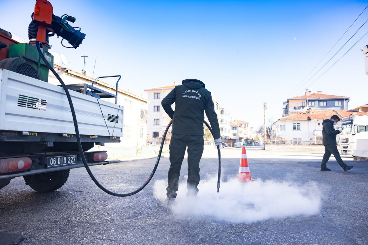 GÖLBAŞI BELEDİYESİ, SİVRİSİNEK VE HAŞERELERİ KIŞ AYLARINDA BAŞLATILAN KIŞLAK ÇALIŞMALARI VE...