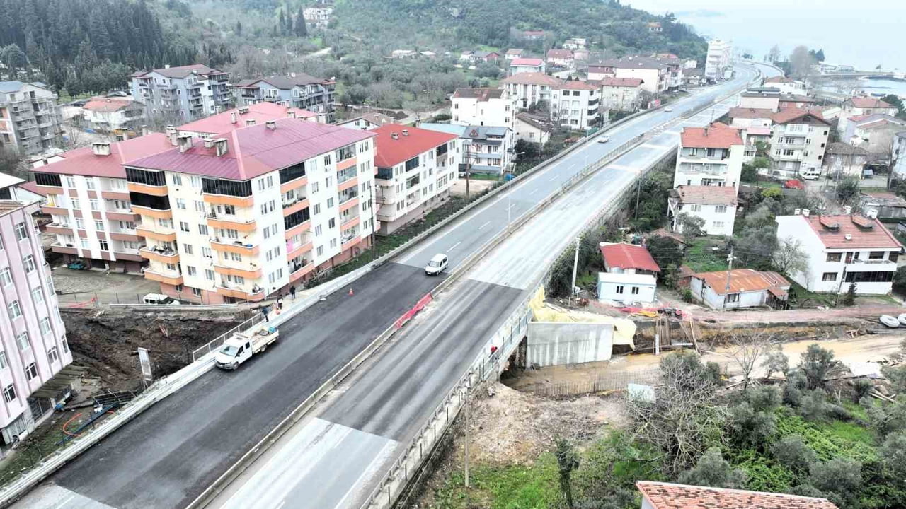 GÖLCÜK İLÇESİ ULAŞLI MAHALLESİ'NDE BAŞLATILAN D-130 KARAYOLU ALT GEÇİT PROJESİNDE ÇALIŞMALAR DEVAM...