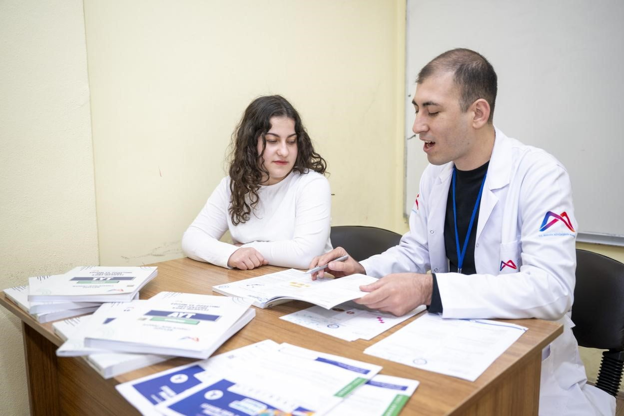 GÖRME ENGELLİ 12. SINIF ÖĞRENCİSİ ADİLE NİSA BAKIR, MERSİN BÜYÜKŞEHİR BELEDİYESİNİN KURS...