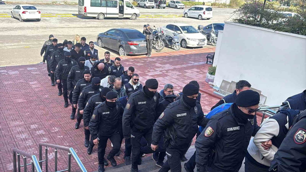 GÖZALTINA ALINAN 17 ŞÜPHELİDEN 12'Sİ TUTUKLANDI