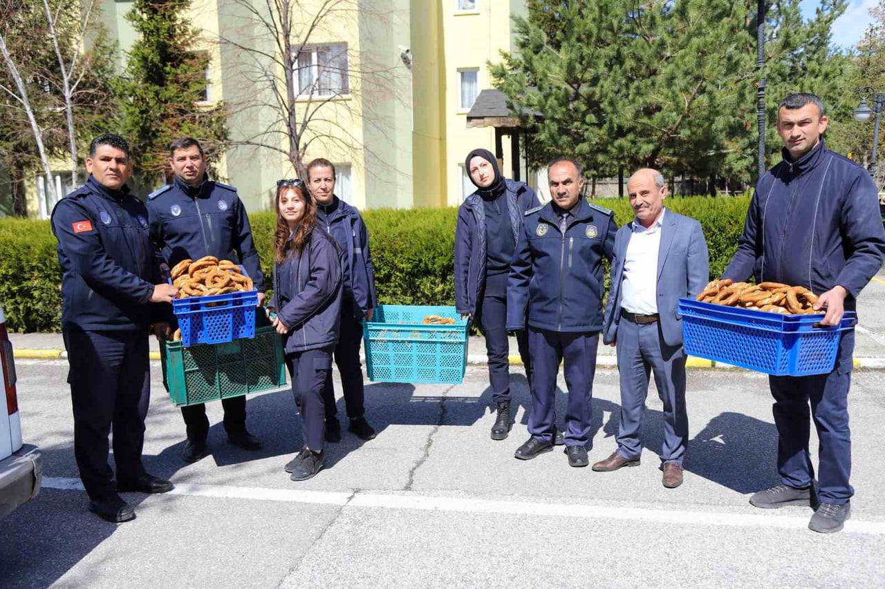 GRAMAJI EKSİK SİMİTLERE EL KONULDU