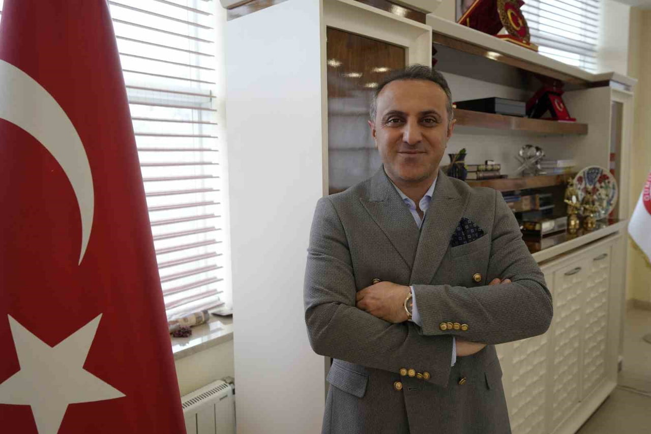 GÜMÜŞHANE ÜNİVERSİTESİ REKTÖRÜ PROF. DR. OKTAY YILDIZ TARAFINDAN GELİŞTİRİLEN "AROMATÖR" İSİMLİ...