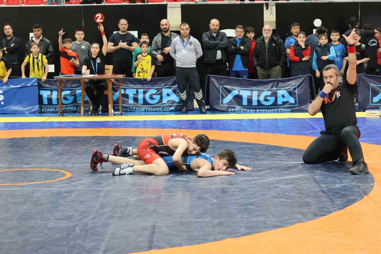 GÜREŞTE TÜRKİYE ŞAMPİYONASI HEYECANI BAŞLIYOR