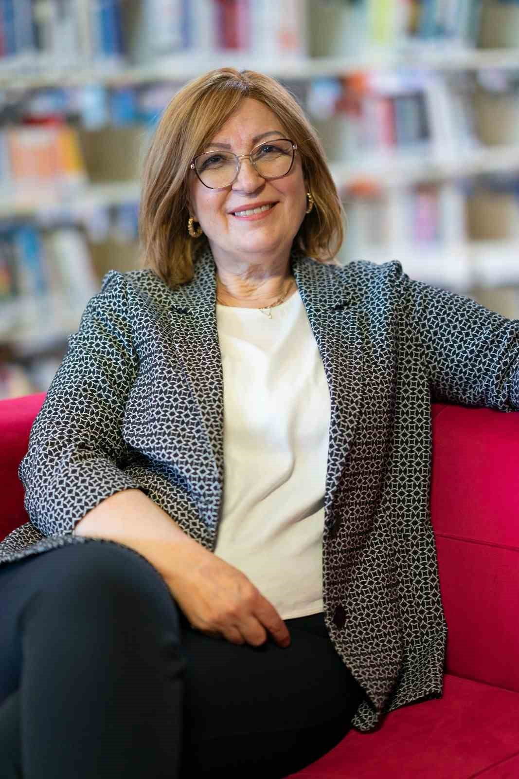 GÜZEL SANATLAR FAKÜLTESİ DEKANI PROF. DR. NALAN BÜKER