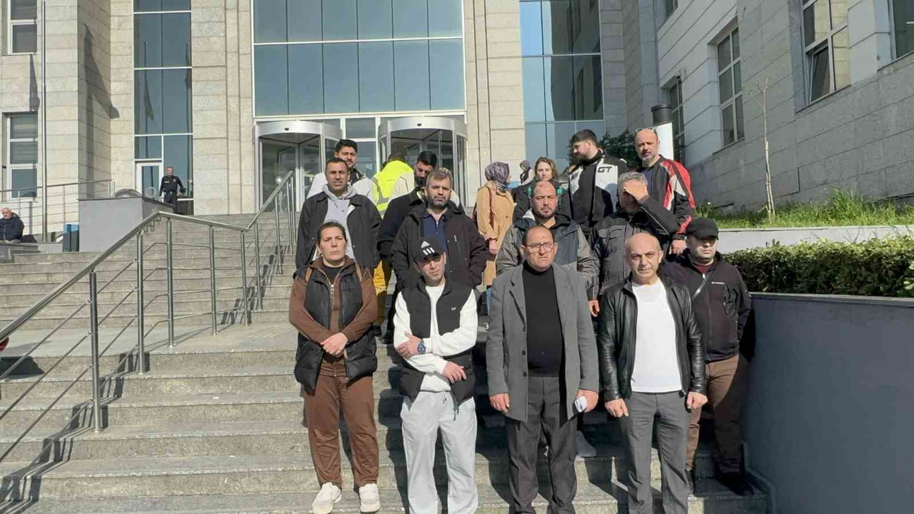 HAFTA SONU DÜKKANIN BOŞALTILDIĞINI VE FİRMA YETKİLİLERİNE ULAŞILAMADIĞINI FARK EDEN, ARALARINDA...