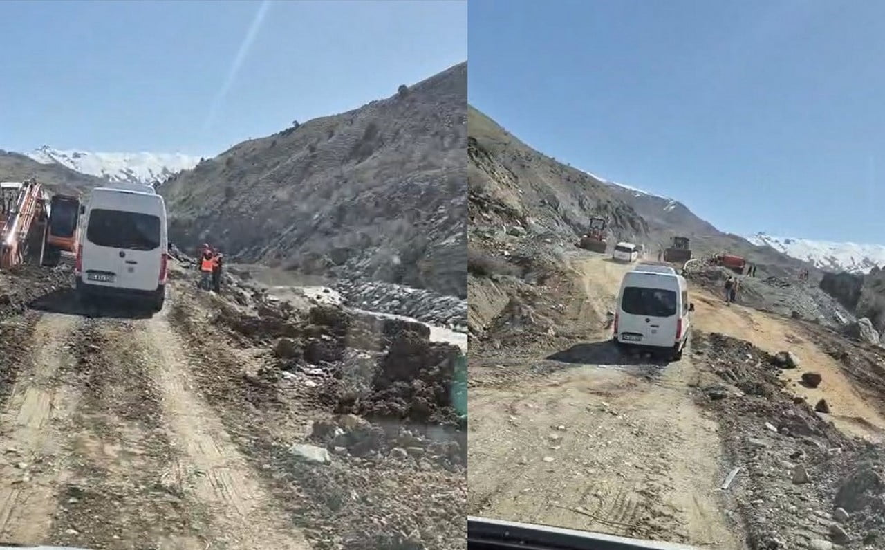 HAKKARİ-VAN KARA YOLU, YAŞANAN HEYELAN NEDENİYLE ÇALIŞMALAR DEVAM EDERKEN, TRAFİK İSE TEK ŞERİTTEN...
