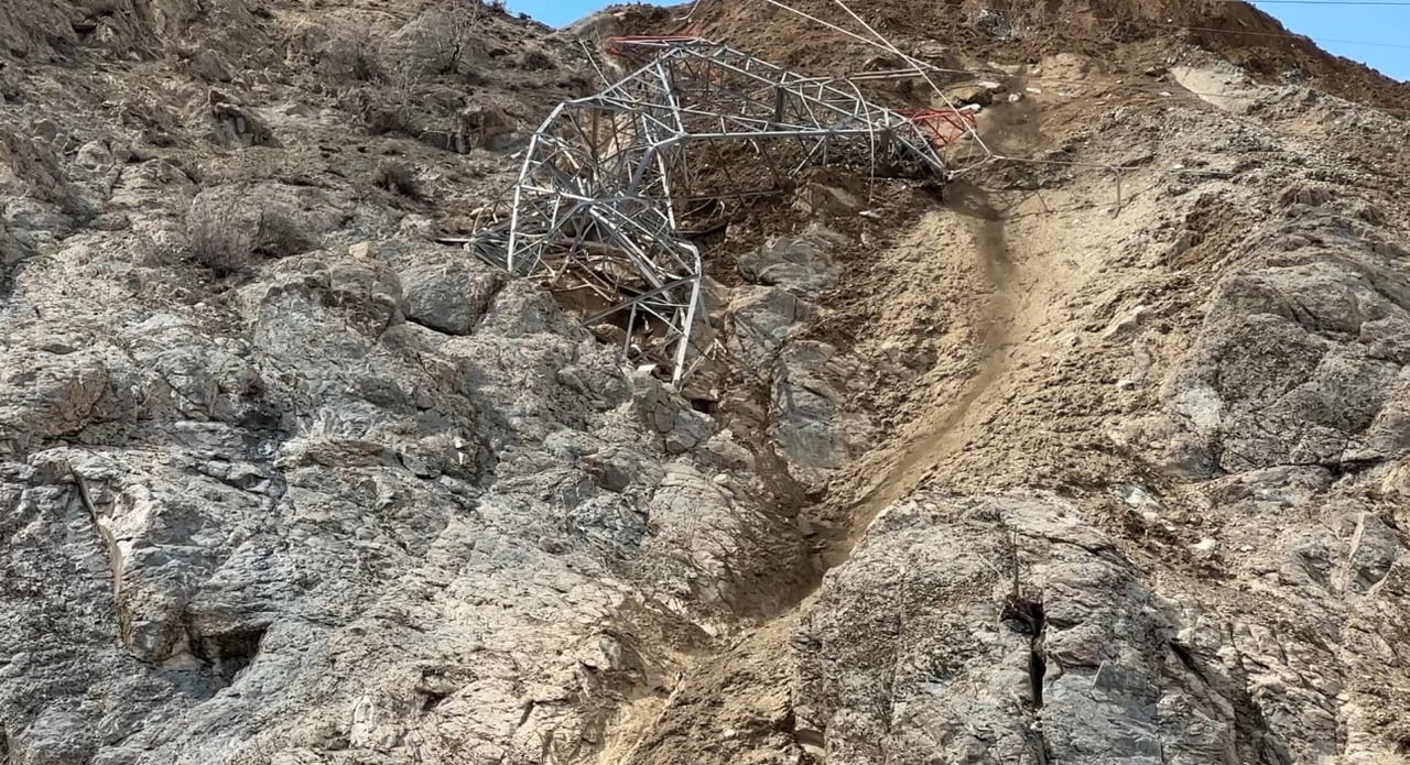 HAKKARİ-YÜKSEKOVA KARA YOLU ÜZERİNDE MEYDANA GELEN HEYELAN ENTEGRE KATI ATIK TESİSİNDE BÜYÜK...