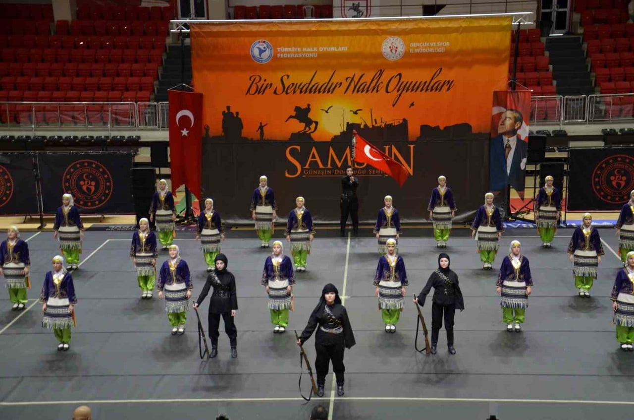 HALK OYUNLARI İL YARIŞMASI, MUSTAFA DAĞISTANLI SPOR SALONU’NDA DÜZENLENEN YARIŞMALARLA TAMAMLANDI....