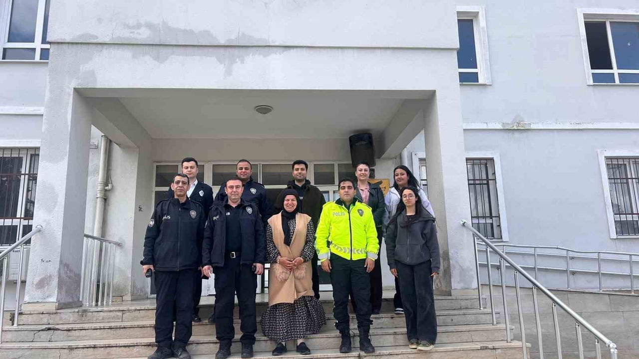 HATAY'DA 10 NİSAN POLİS GÜNÜ'NDE LİSE ÖĞRENCİLERİNİN KAVGA ETTİĞİ İHBARINDA BULUNAN ÖĞRETMENLER...