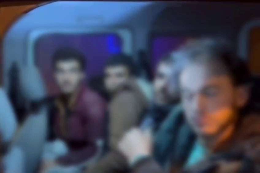 HATAY'DA POLİS EKİPLERİNCE GERÇEKLEŞTİRİLEN ÇALIŞMALARDA 1 HAFTADA 52 GÖÇMEN YAKALANDI, 12...