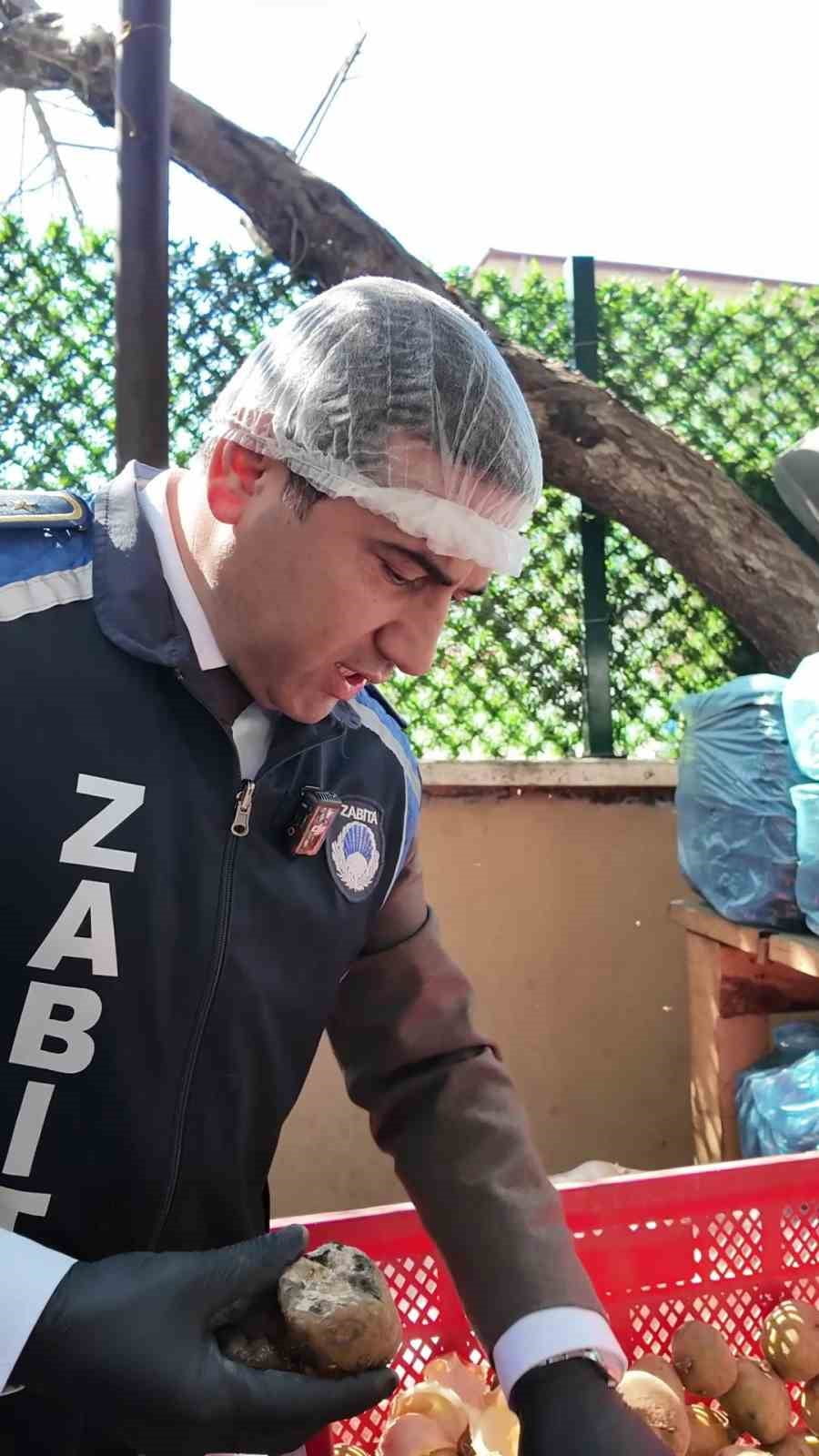 HATAY'DA ZABITA EKİPLERİ TARAFINDAN YEMEK ÜRETİM FİRMALARINA YÖNELİK GERÇEKLEŞTİRİLEN OPERASYONDA...