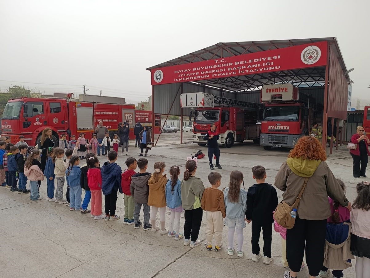 HATAY BÜYÜKŞEHİR BELEDİYESİ (HBB) İTFAİYE DAİRESİ BAŞKANLIĞI, İSKENDERUN HÜRRİYET İLKOKULU...