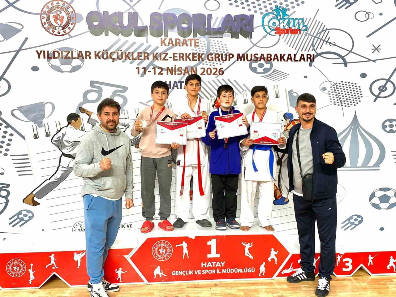 HATAY’DA GERÇEKLEŞTİRİLEN OKUL SPORLARI KARATE KÜÇÜKLER VE YILDIZLAR GRUP MÜSABAKALARINDA MÜCADELE...