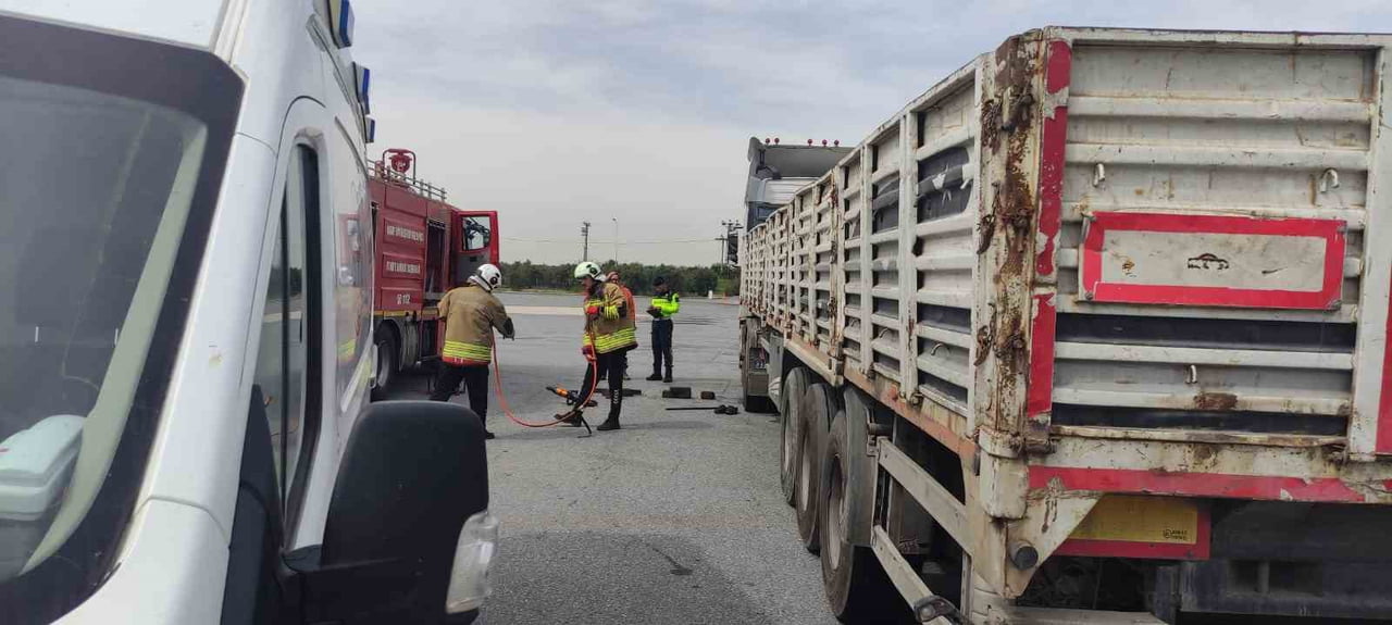 HATAY’DA KENDİ TIRINI TAMİR ETTİĞİ ESNADA ARACIN HAREKET ETMESİYLE TEKERLERİN ALTINDA KALARAK...