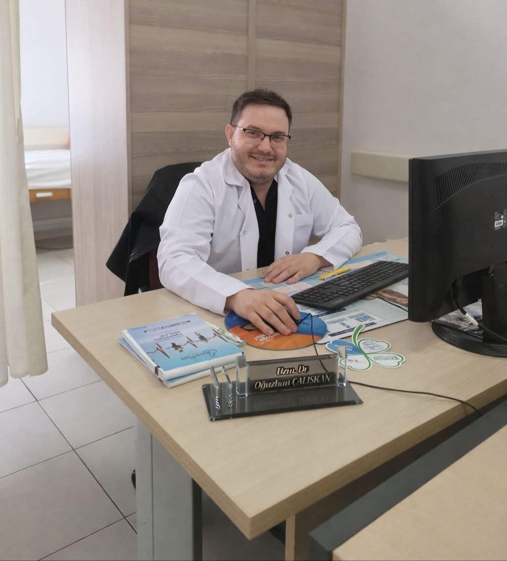 HAYRABOLU DEVLET HASTANESİ DAHİLİYE BÖLÜMÜ'NE ATANAN UZM. DR. OĞUZHAN ÇALIŞKAN, GÖREVİNE...