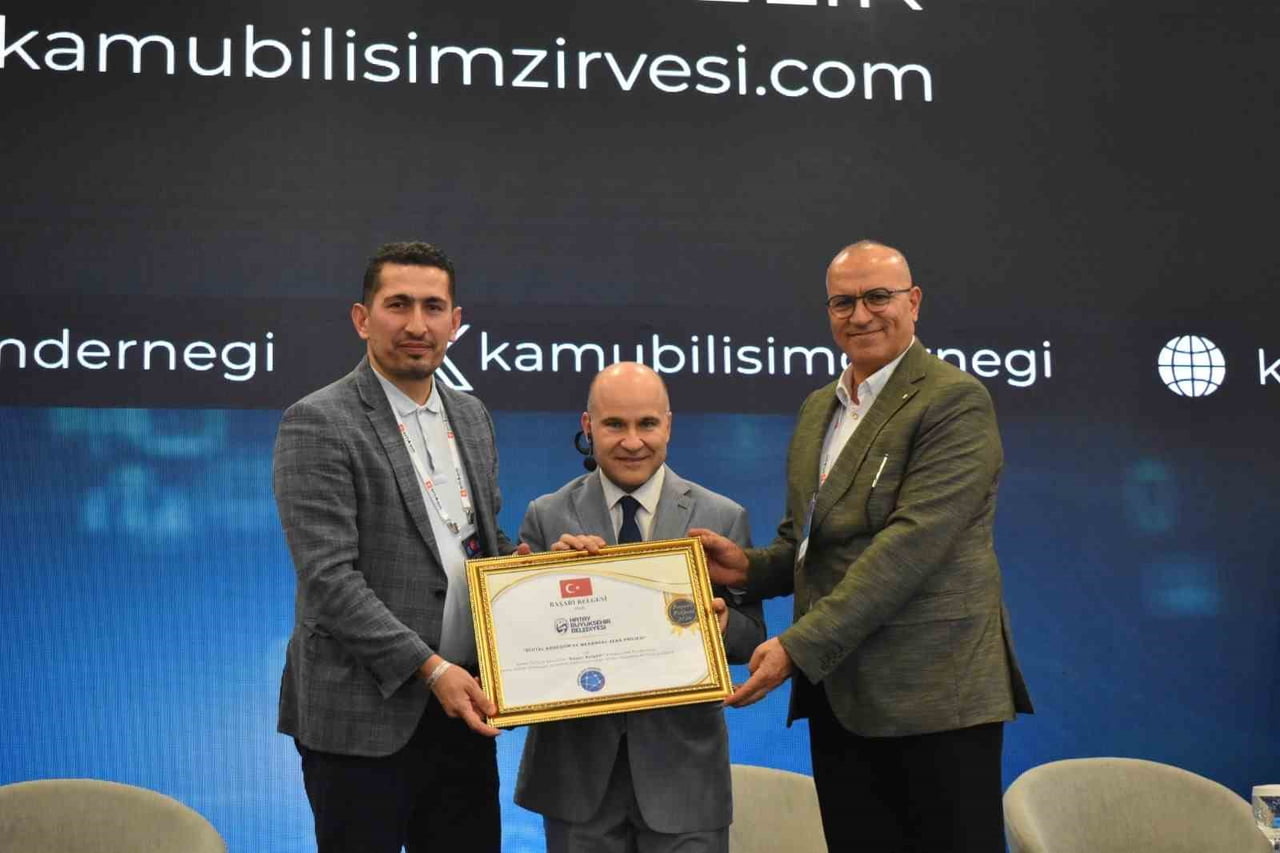 HBB,KAMU BİLİŞİM ZİRVESİNDE BAŞARIYA LAYIK GÖRÜLDÜ