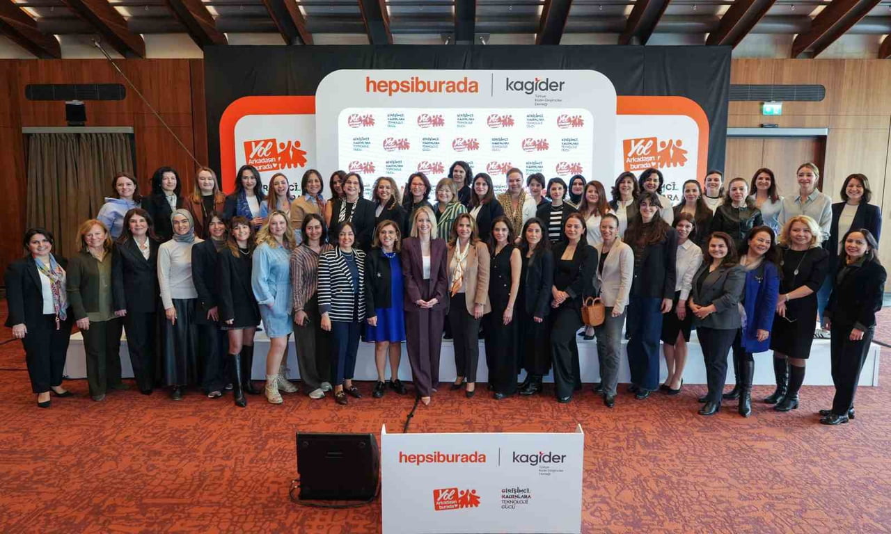 HEPSİBURADA VE KAGİDER İŞ BİRLİĞİYLE HAYATA GEÇİRİLEN "YOL ARKADAŞIN BURADA" PROGRAMINDA EĞİTİM...