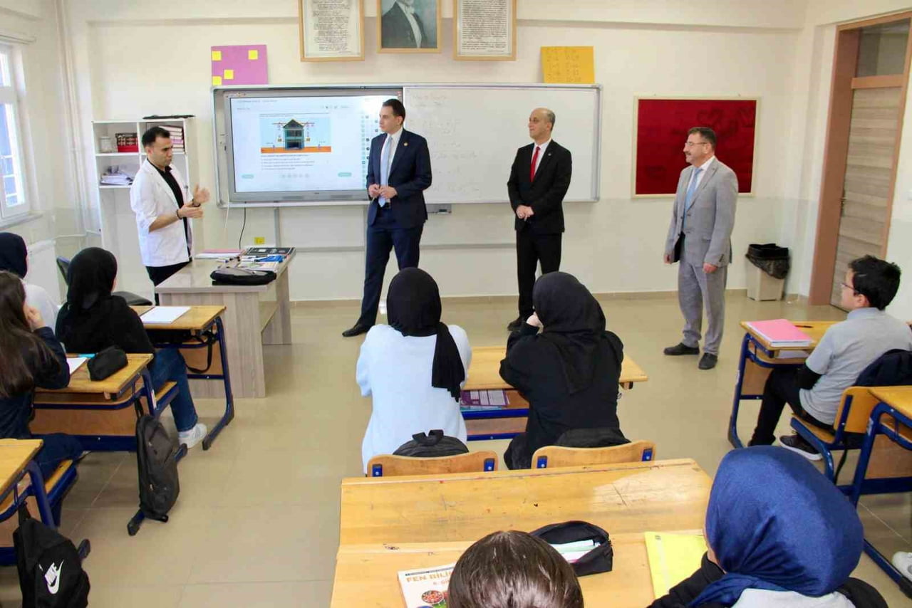 HİSARCIK KAYMAKAMI ATAM: "EĞİTİM HER ZAMAN ÖNCELİKLİ GÜNDEM MADDELERİMİZ ARASINDA"