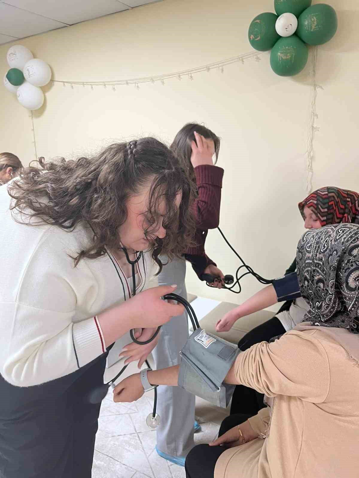 HİTİT ÜNİVERSİTESİ'NİN BİLİM KAFE KAPSAMINDA DÜZENLEDİĞİ "ZAMANIN SESSİZ TANIKLARIYLA AKTİF VE...