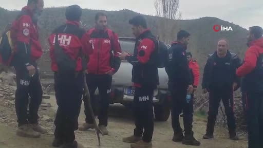 Hizan’da kaybolan 4 yaşındaki kız çocuğu için arama seferberliği