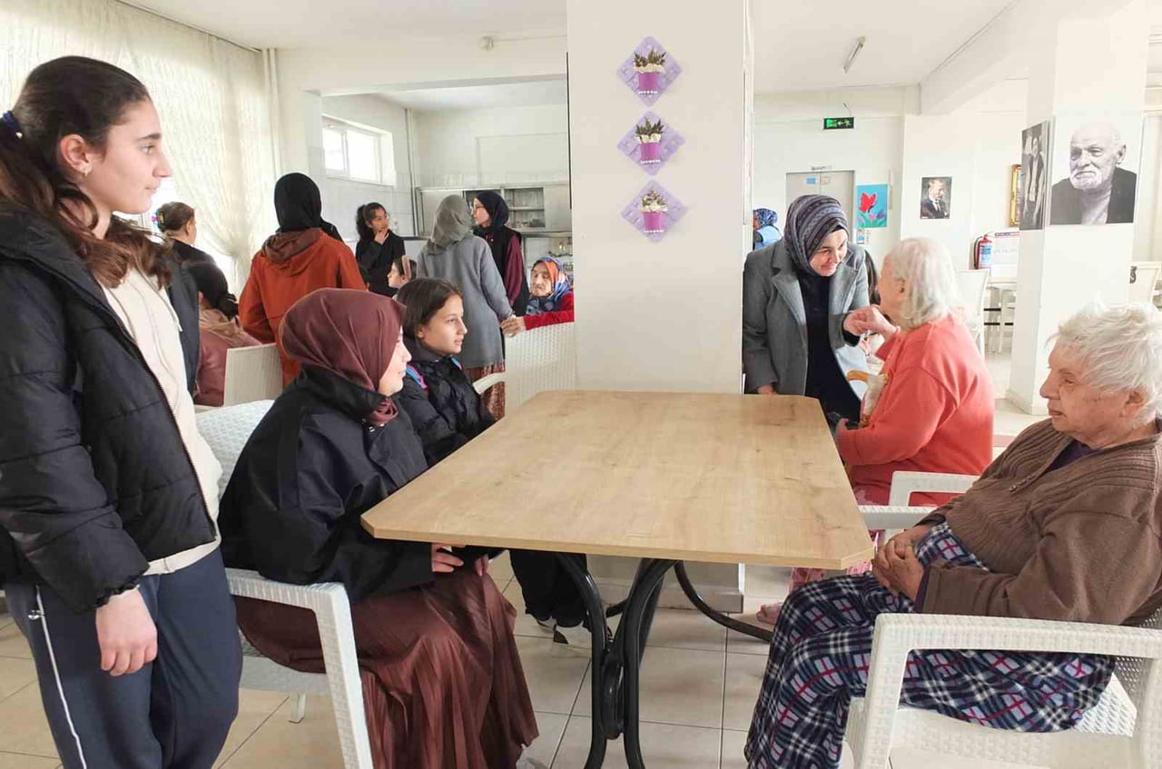 HUZUREVİ ZİYARETİ