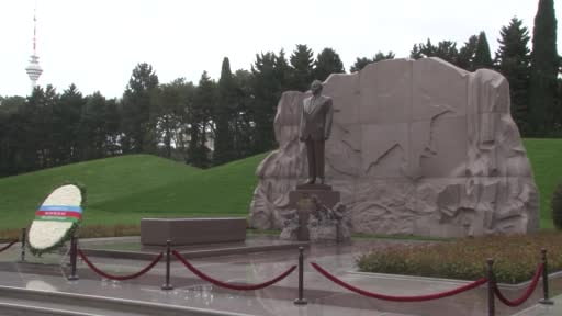 İçişleri Bakanı Mustafa Çiftçi, Azerbaycan’da Haydar Aliyev'in mezarını, Azerbaycan ve Türk...