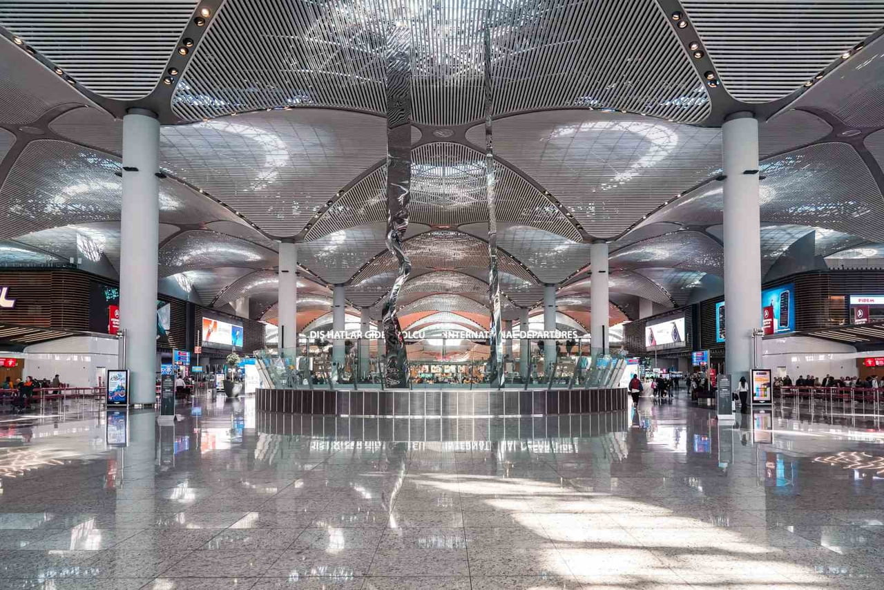 İGA İSTANBUL HAVALİMANI "İGA ART SANAT PROJELERİ YARIŞMASI"NIN KAZANANI SANATÇI HAYRİ KARAY’IN...