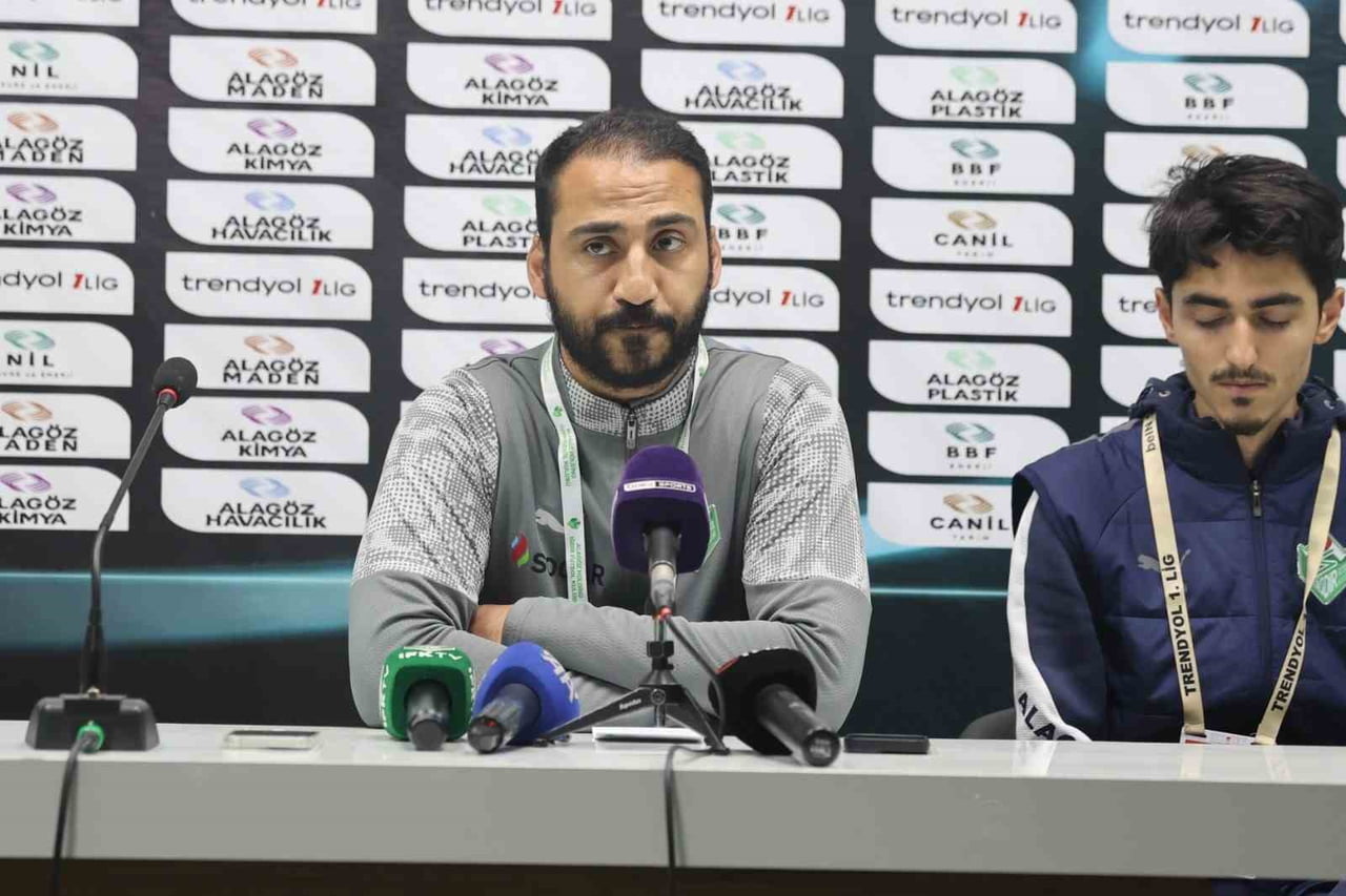 IĞDIR FUTBOL KULÜBÜ YARDIMCI ANTRENÖRÜ ÖMER FARUK KARAMAN