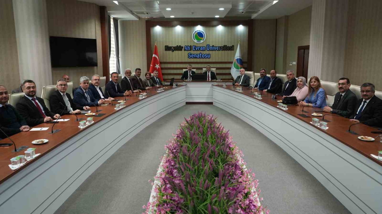 İKİ ÜNİVERSİTE ARASINDA AKADEMİK İŞ BİRLİĞİ VE ORTAK PROJELER ELE ALINDİĞİ GÖRÜŞMEYE 36 KİŞİLİK...