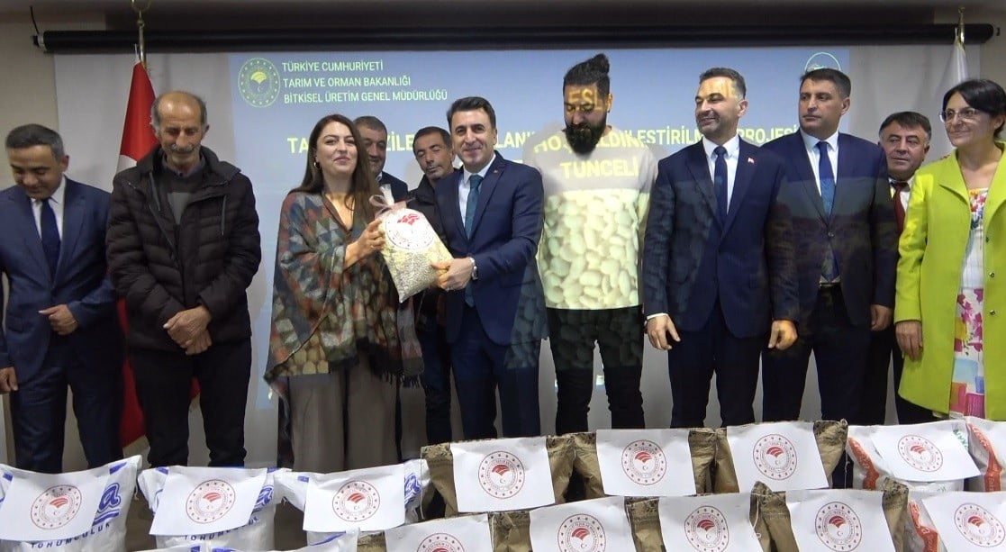 İL TARIM VE ORMAN MÜDÜRLÜĞÜ'NDE DÜZENLENEN PROGRAMDA ÜRETİCİLERE YÜZDE 75'İ BAKANLIK HİBELİ YAĞLIK...