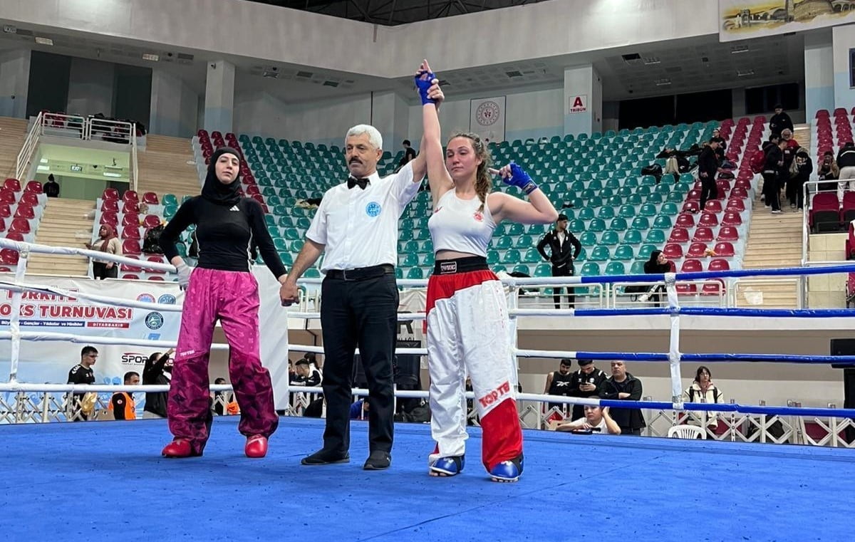 İLKADIM BELEDİYESPOR KİCK BOKS VE TEKVANDO TAKIMLARI, KATILDIKLARI TURNUVALARDAN 5’İ ALTIN OLMAK...