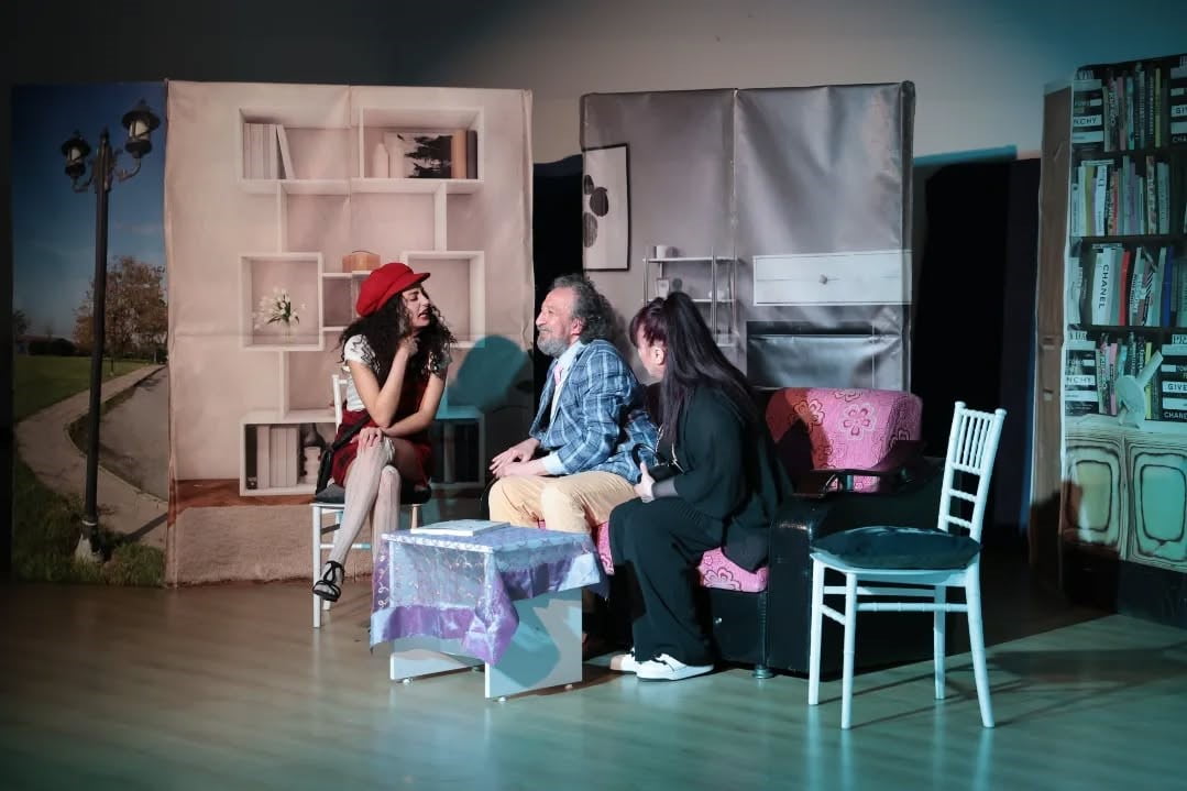 İNCİRLİOVA KÜLTÜR VE SANAT ŞENLİĞİ KAPSAMINDA SAHNELENEN "OĞLUMA KIZ MI YOK" TİYATRO OYUNU...