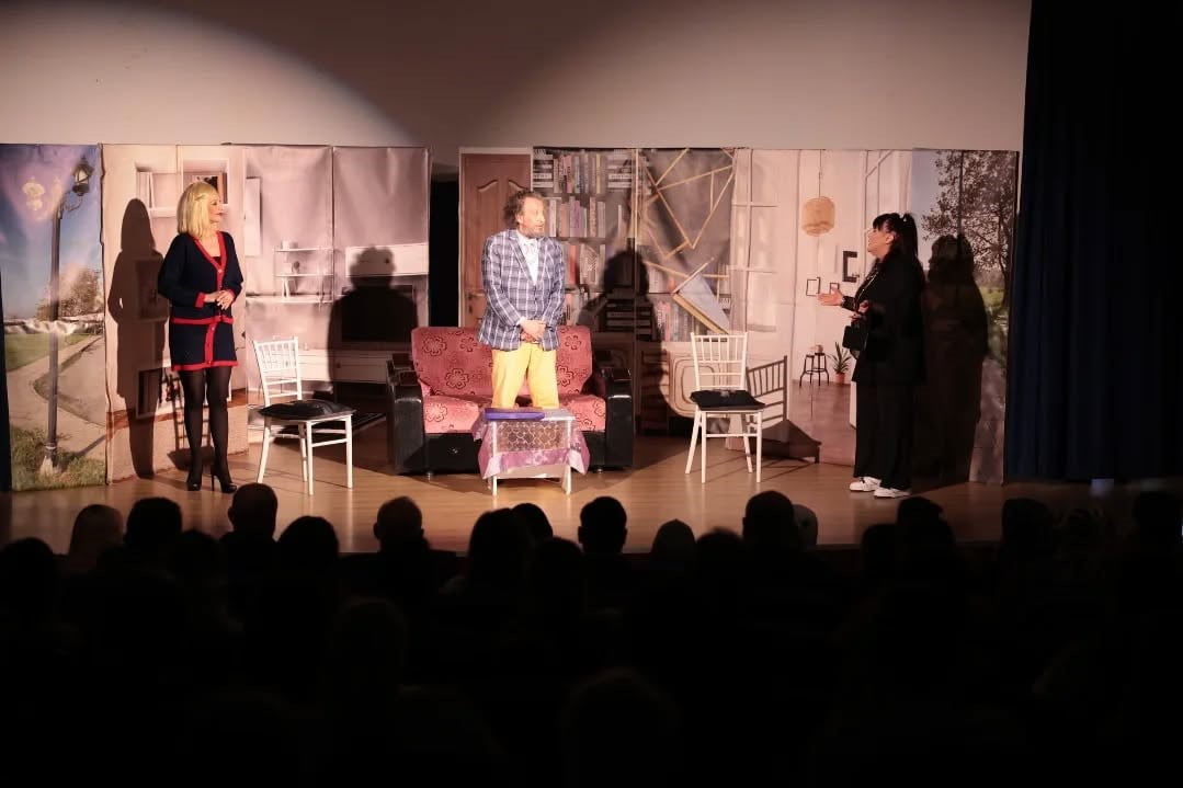 İNCİRLİOVA KÜLTÜR VE SANAT ŞENLİĞİ KAPSAMINDA SAHNELENEN "OĞLUMA KIZ MI YOK" TİYATRO OYUNU...