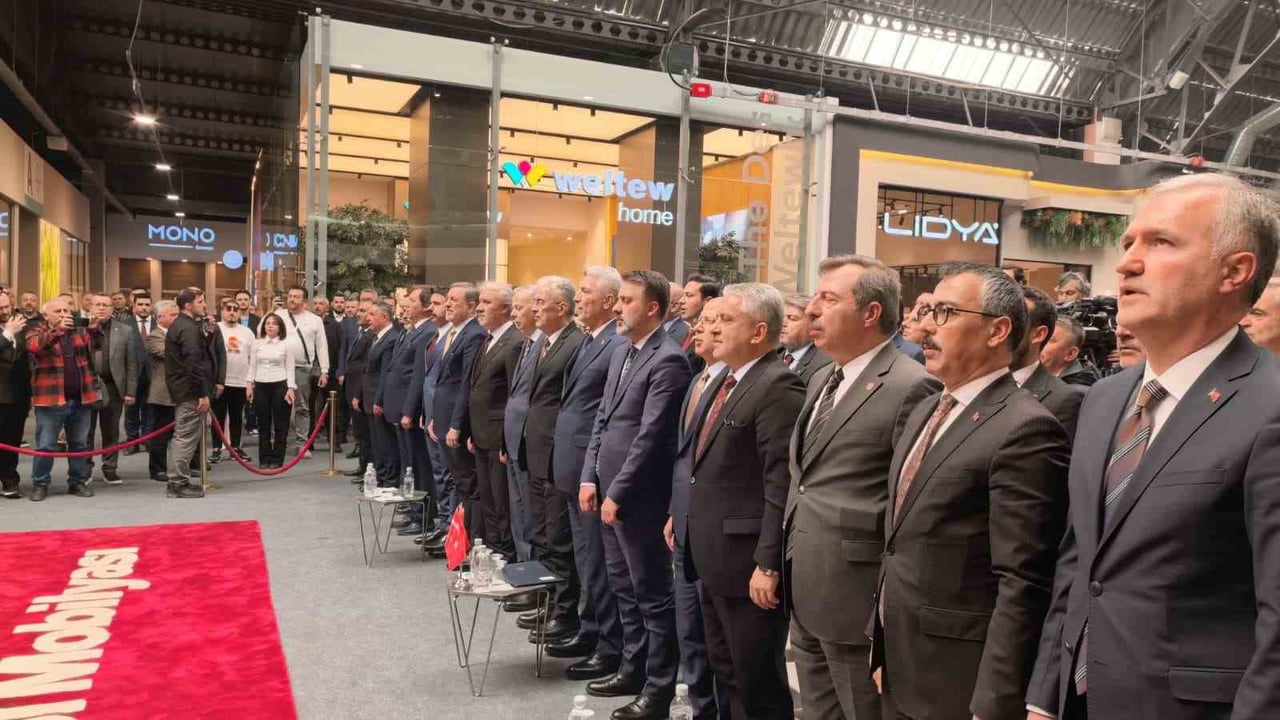 İNEGÖL MOBİLYASININ DÜNYAYA AÇILAN KAPISI OLAN 54. MODEF İNEGÖL MOBİLYA FUARI, TİCARET BAKANI...