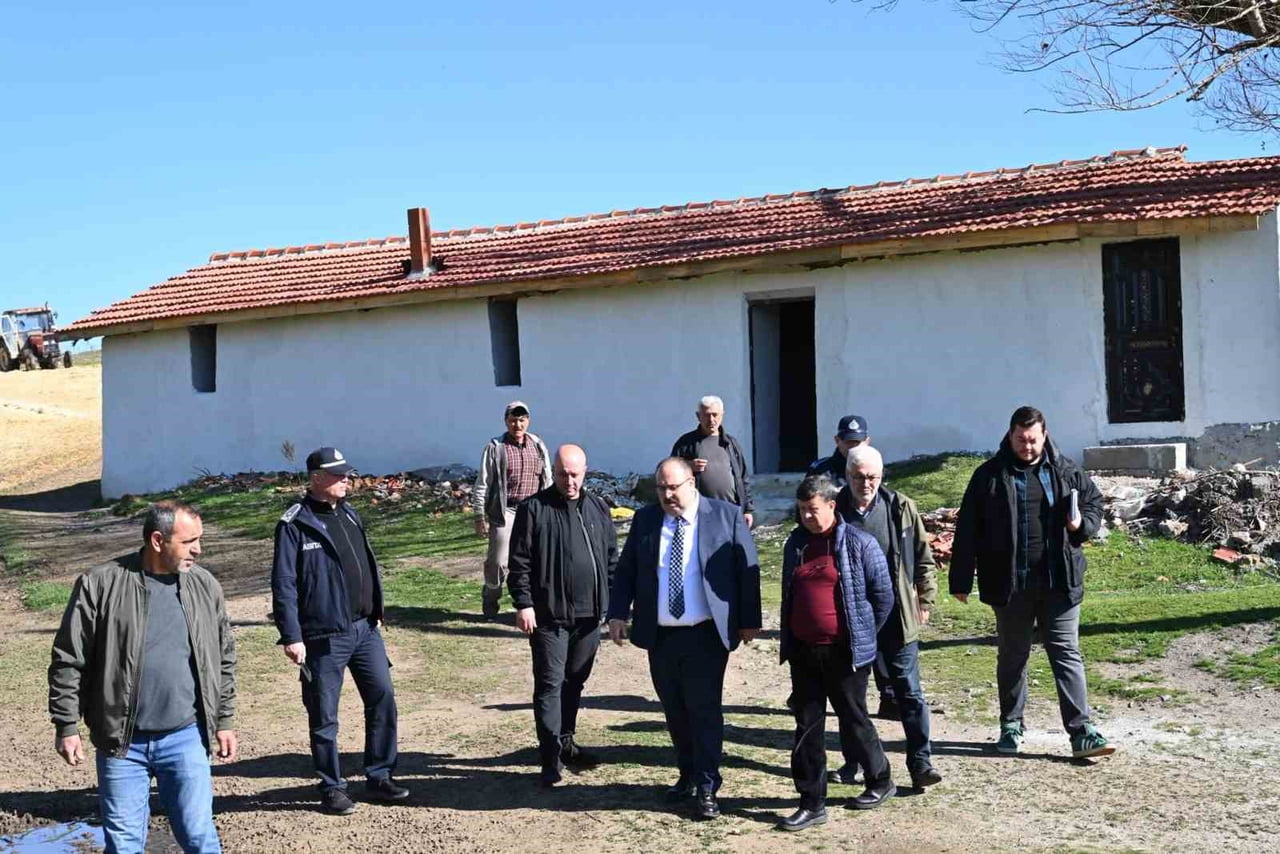 İNÖNÜ BELEDİYE BAŞKANI SERHAT HAMAMCI, FEN İŞLERİ EKİPLERİYLE BİRLİKTE DUTLUCA MAHALLESİ’Nİ...