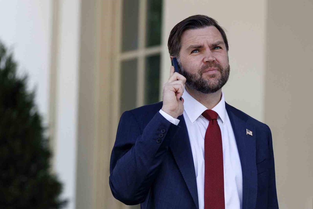 İRAN'DA ISNA HABER AJANSI, CUMA GÜNÜ PAKİSTAN'DA YAPILACAK GÖRÜŞMELERDE İRAN HEYETİNE MECLİS...