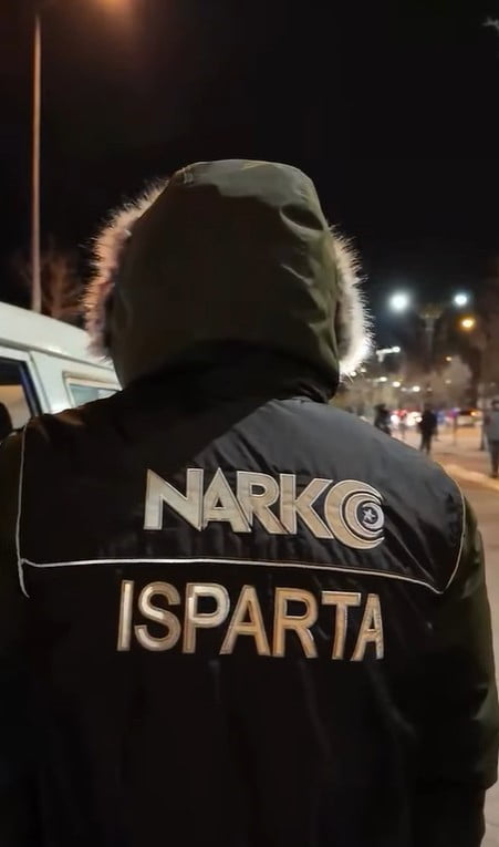 ISPARTA'DA BİR HAFTADA DÜZENLENEN NARKOTİK OPERASYONLARINDA ÇOK SAYIDA UYUŞTURUCU MADDE ELE...