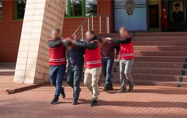 ISPARTA'DA POLİS EKİPLERİNCE DÜZENLENEN ÇALIŞMADA, ÇEŞİTLİ SUÇLARDAN KESİNLEŞMİŞ HAPİS CEZASI...