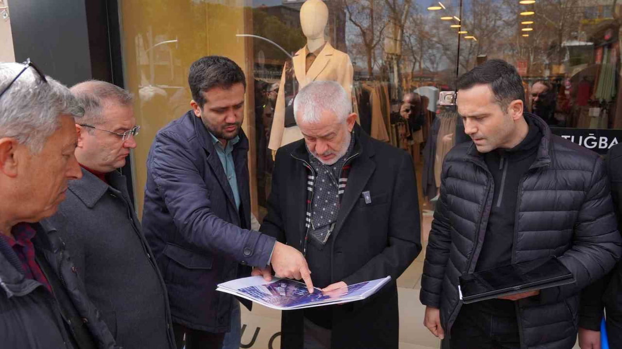 ISPARTA BELEDİYE BAŞKANI ŞÜKRÜ BAŞDEĞİRMEN, HALK OYLAMASI ANKETİNDE ORTA REFÜJÜN KALDIRILMASI...