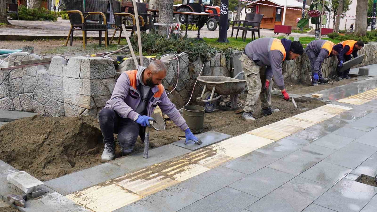 ISPARTA BELEDİYESİ, KUTLUBEY MAHALLESİ 6 MART CADDESİ ÜZERİNDEKİ ATATÜRK PARKI ALTINDAKİ...
