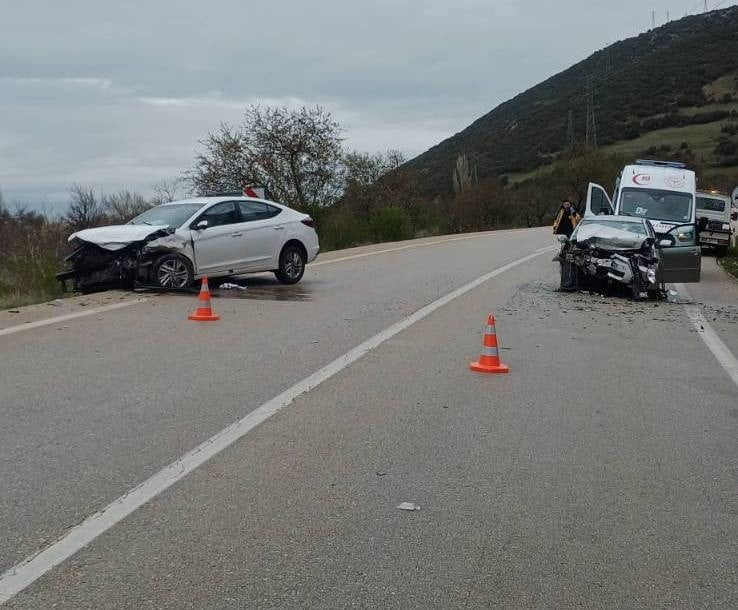ISPARTA’NIN EĞİRDİR İLÇESİNDE 3 ARACIN KARIŞTIĞI ZİNCİRLEME TRAFİK KAZASINDA 3 KİŞİ YARALANARAK...
